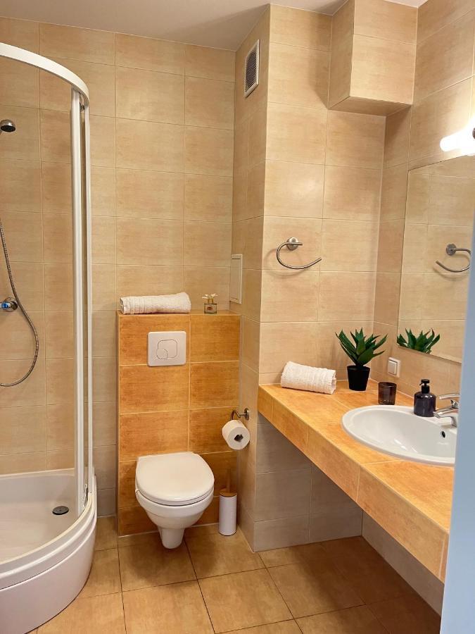 Apartament Z Garazem I Ogrodem Kołobrzeg Buitenkant foto